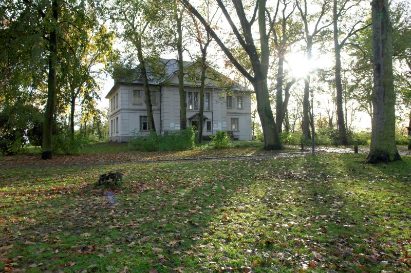 Die Villa im Heine Park an der Elbchaussee.