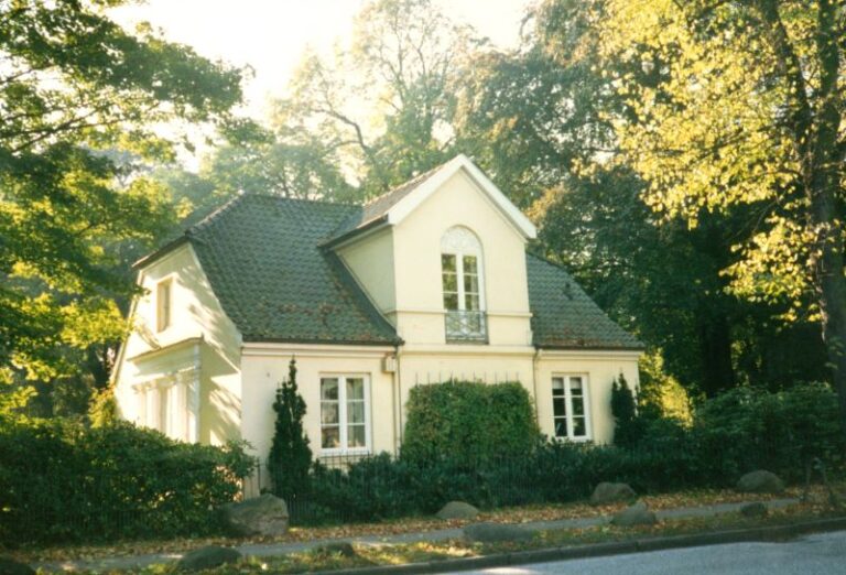 Das Heine Haus an der Elbchaussee 31. 1991. Foto: Stadtteilarchiv Ottensen e.V.